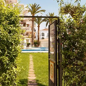 https://apartamento-coronado-centro.1costadelsol.com